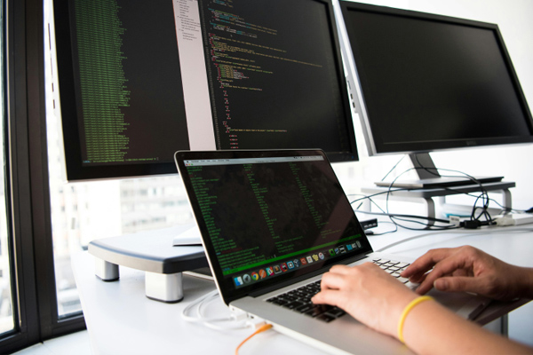 淺談廣西鐘山青石材與廣西芝麻黑石材 花崗巖石材應(yīng)用選材篇 一:石材